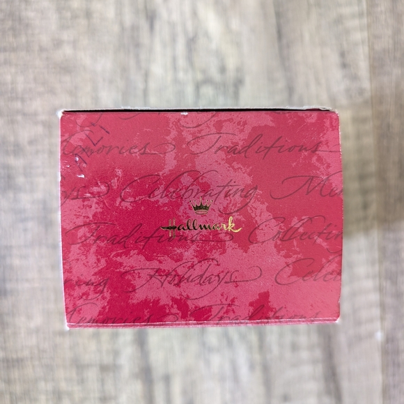 Disney's Hallmark Aristocats Keepsake Ornament - Picture 7 of 8